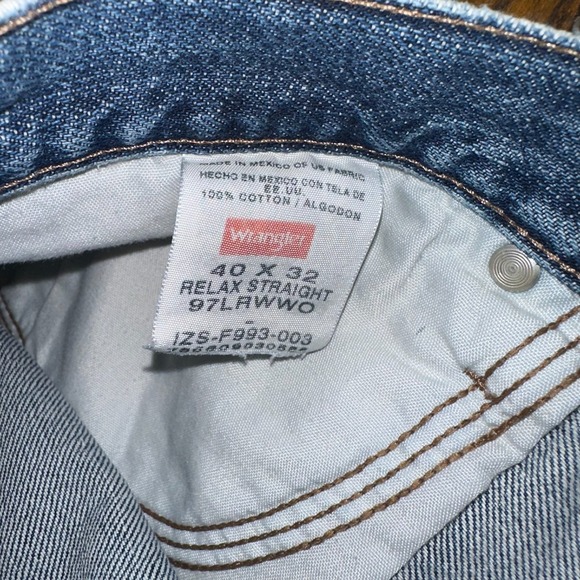Wrangler Jeans Mens 40x32 Blue Denim Relaxed Fit Straight Leg Medium Wash Pocket - Picture 10 of 10
